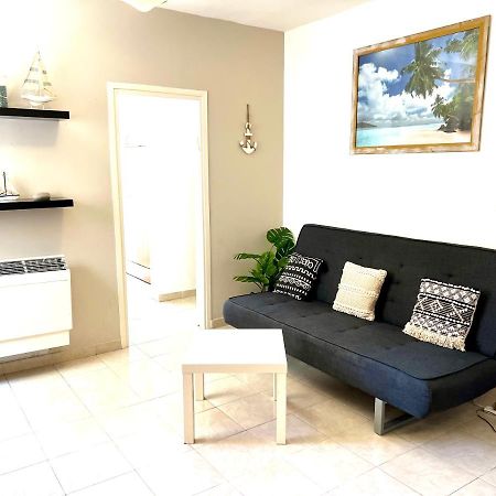 Shantell City Center Apartment Νετάνια Εξωτερικό φωτογραφία