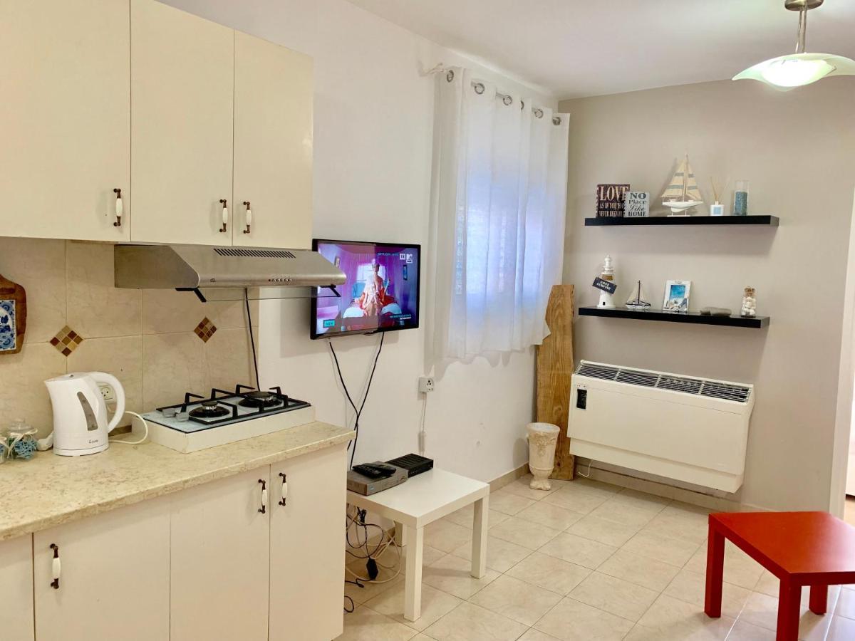 Shantell City Center Apartment Νετάνια Εξωτερικό φωτογραφία