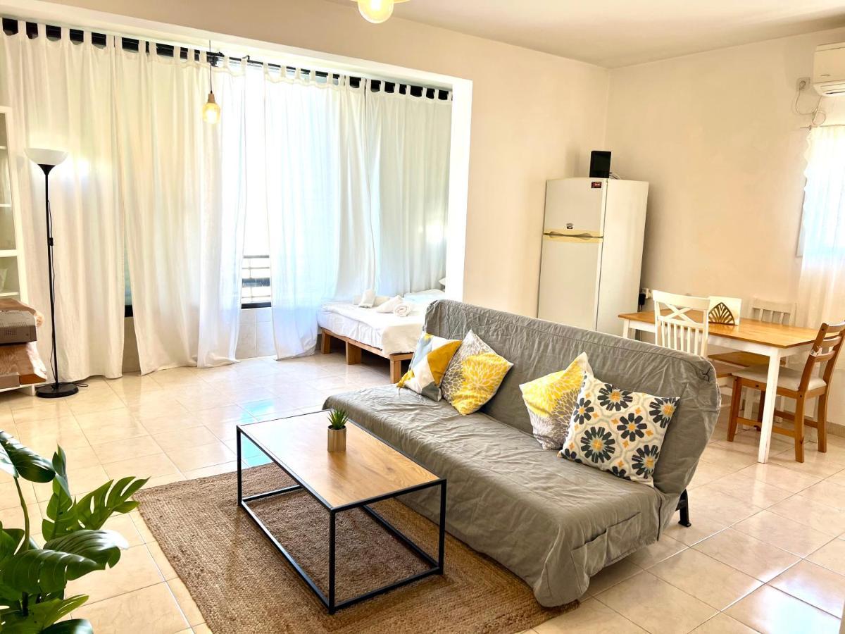 Shantell City Center Apartment Νετάνια Εξωτερικό φωτογραφία